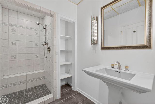 1 Beckford Place, Clarkston, MI 48348
