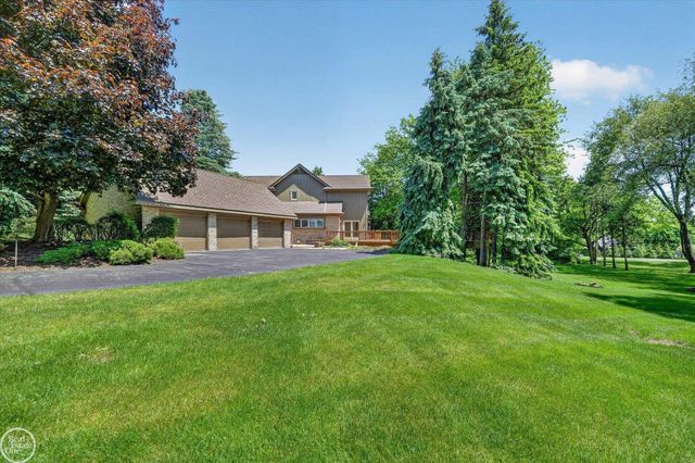 1 Beckford Place, Clarkston, MI 48348