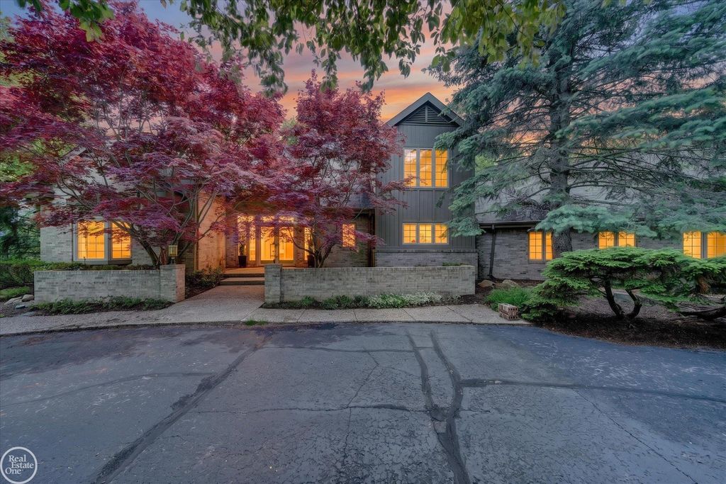 1 Beckford Place, Clarkston, MI 48348