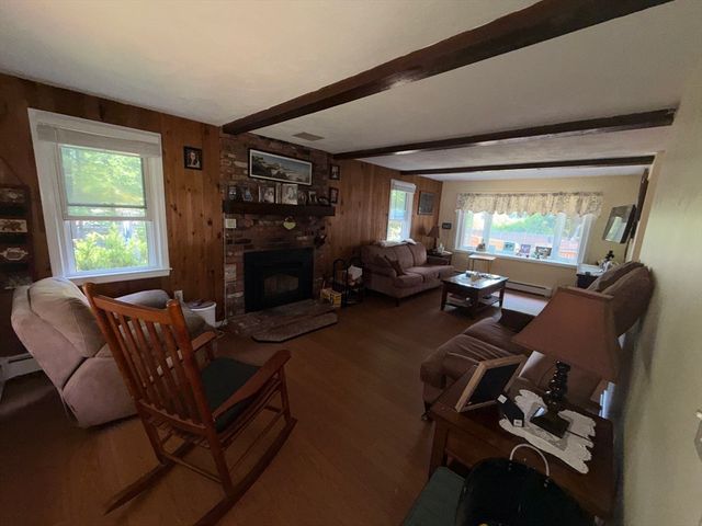 92 Horace Darling Dr, North Attleboro, MA 02760