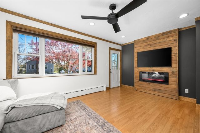 186 Compos St, Somerset, MA 02726