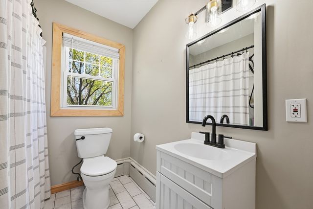 186 Compos St, Somerset, MA 02726
