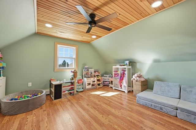186 Compos St, Somerset, MA 02726