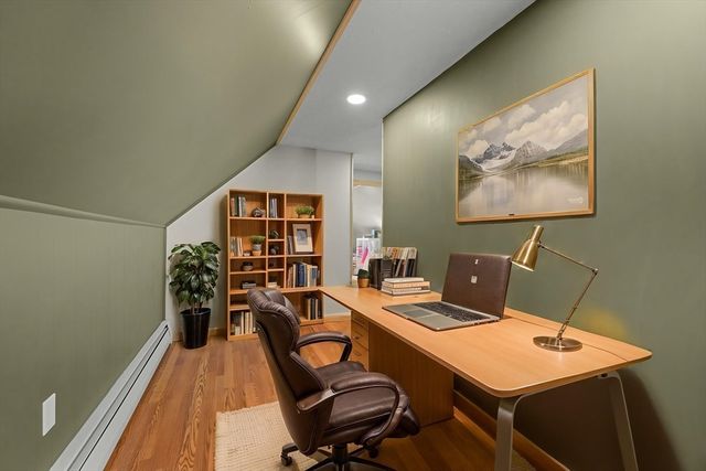 186 Compos St, Somerset, MA 02726