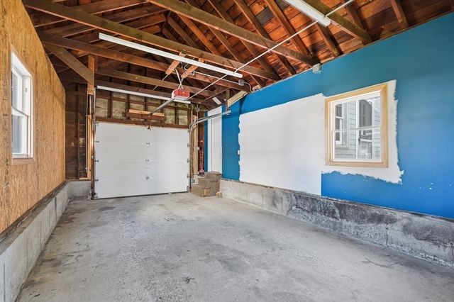 186 Compos St, Somerset, MA 02726