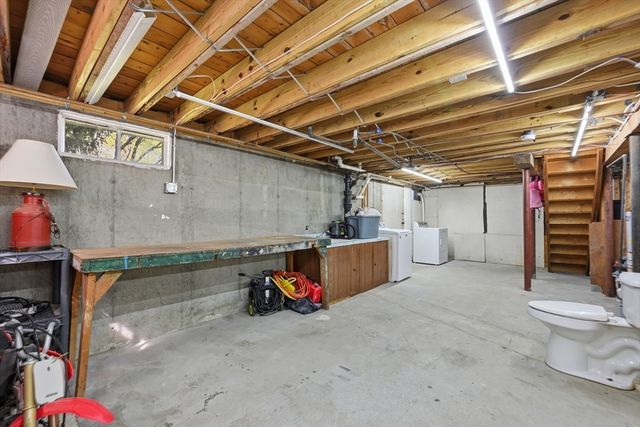 186 Compos St, Somerset, MA 02726