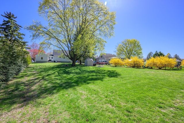 186 Compos St, Somerset, MA 02726