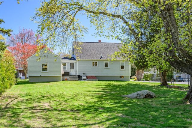186 Compos St, Somerset, MA 02726