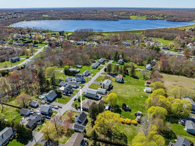 186 Compos St, Somerset, MA 02726