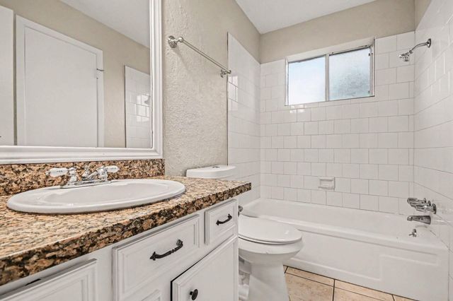 1917 Coupland Drive, La Porte, TX 77571