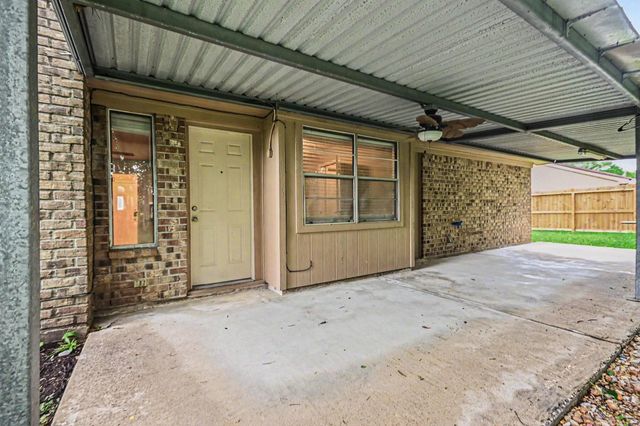 1917 Coupland Drive, La Porte, TX 77571