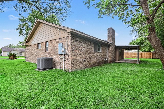 1917 Coupland Drive, La Porte, TX 77571