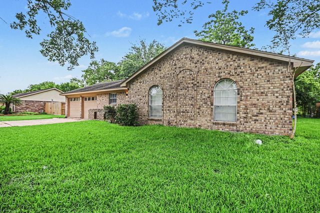 1917 Coupland Drive, La Porte, TX 77571