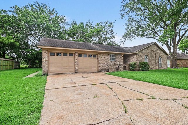 1917 Coupland Drive, La Porte, TX 77571