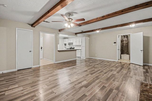 1917 Coupland Drive, La Porte, TX 77571