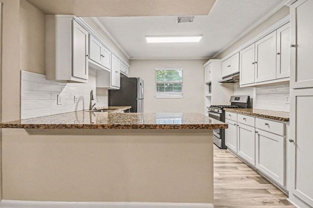 1917 Coupland Drive, La Porte, TX 77571