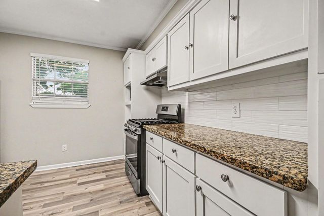 1917 Coupland Drive, La Porte, TX 77571