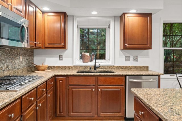 359 Bailey Place, Columbus, OH 43235
