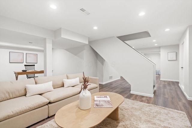 359 Bailey Place, Columbus, OH 43235