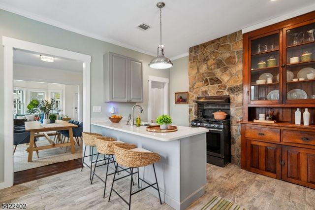 60 Arnold Ter, South Orange Village Twp., NJ 07079