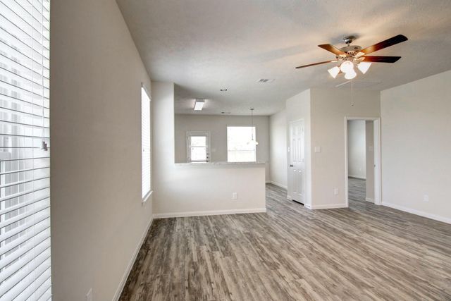 2819 Silver Charm, Houston, TX 77014