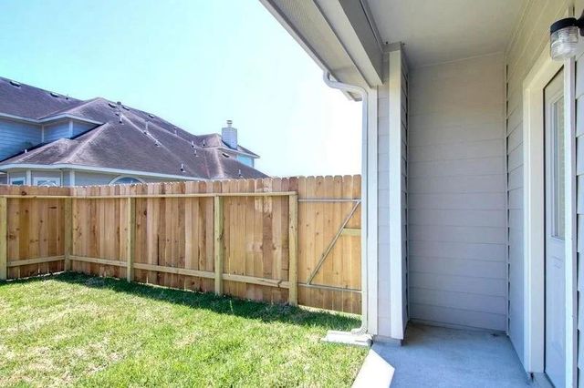 2819 Silver Charm, Houston, TX 77014