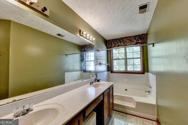 2154 Crystal Lake Drive, Lawrenceville, GA 30044