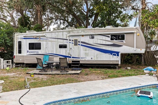 649 16TH STREET NW, Largo, FL 33770