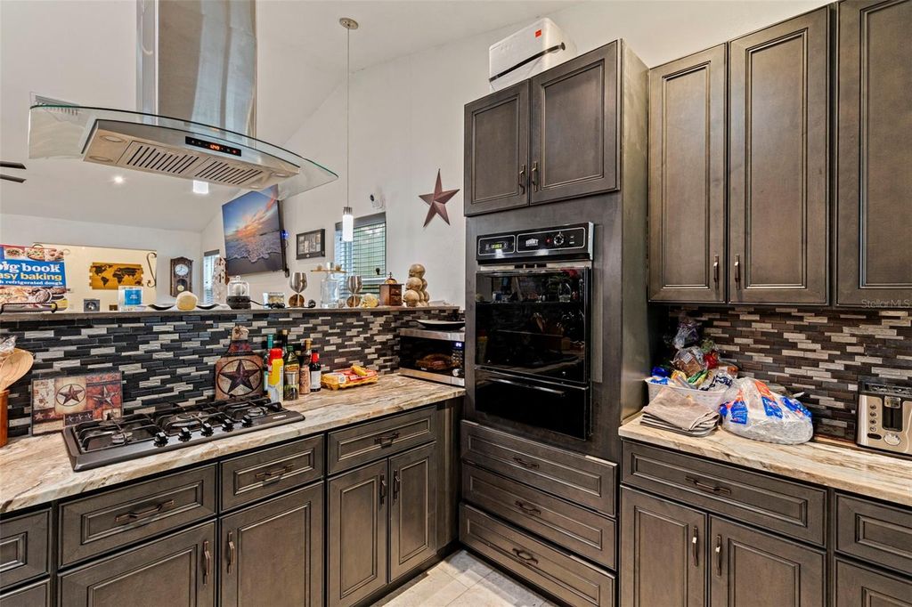 Image 13 of property listing at 649 16TH STREET NW, Largo, FL 33770