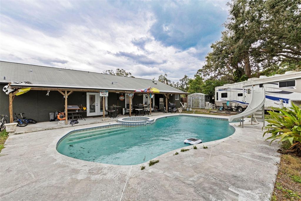 Image 30 of property listing at 649 16TH STREET NW, Largo, FL 33770