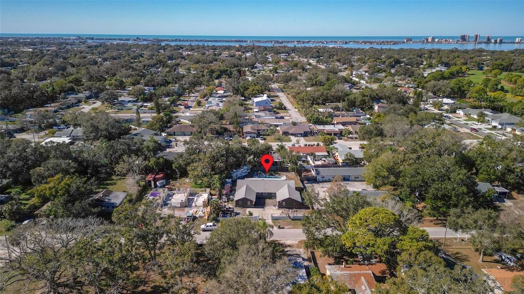 Image 33 of property listing at 649 16TH STREET NW, Largo, FL 33770