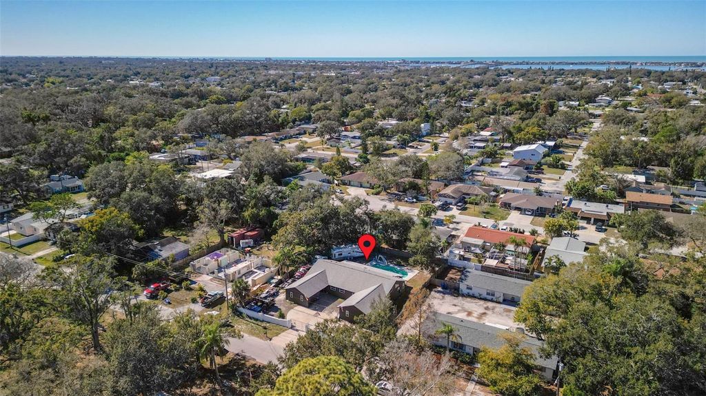 Image 35 of property listing at 649 16TH STREET NW, Largo, FL 33770