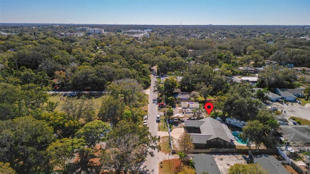 Image 36 of property listing at 649 16TH STREET NW, Largo, FL 33770