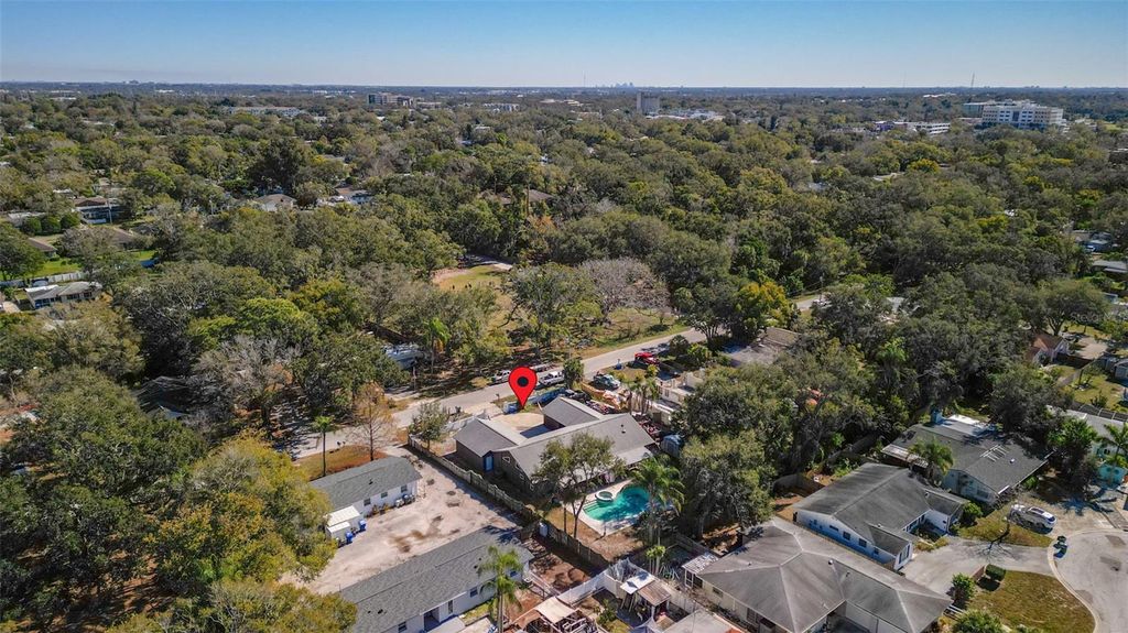 Image 37 of property listing at 649 16TH STREET NW, Largo, FL 33770