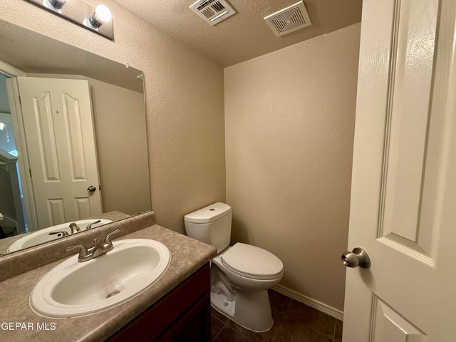 1524 BILL MUELLER Place, El Paso, TX 79912