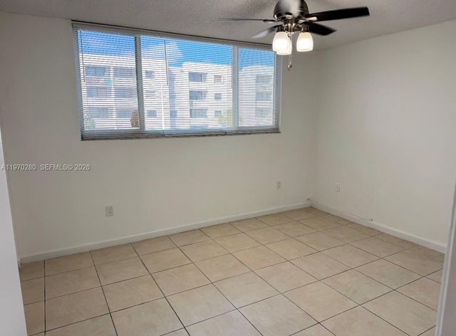 8050 NW 8th Street 1307, Miami, FL 33126