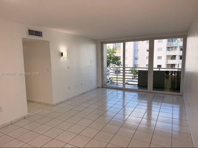 8050 NW 8th Street 1307, Miami, FL 33126