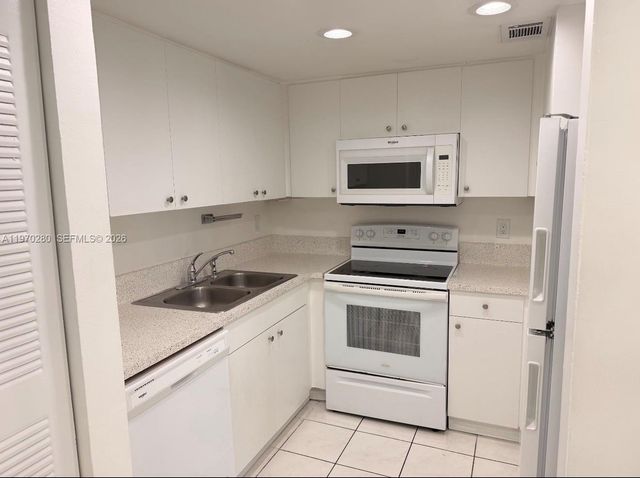 8050 NW 8th Street 1307, Miami, FL 33126