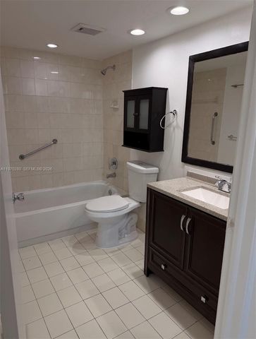 8050 NW 8th Street 1307, Miami, FL 33126
