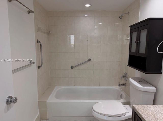 8050 NW 8th Street 1307, Miami, FL 33126