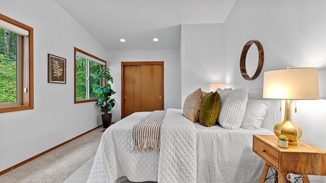 4120 Lake House Lane SE, Olympia, WA 98513