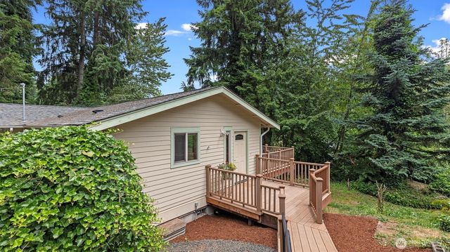 4120 Lake House Lane SE, Olympia, WA 98513