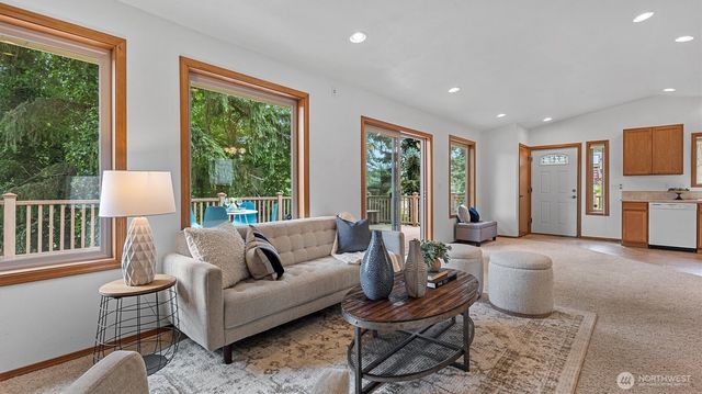 4120 Lake House Lane SE, Olympia, WA 98513