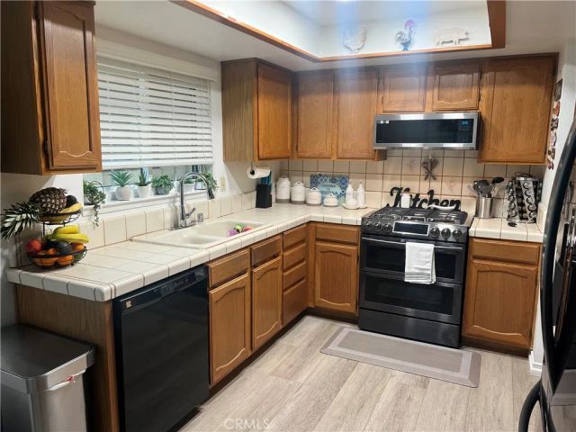 11677 Cedar Court, Apple Valley, CA 92308