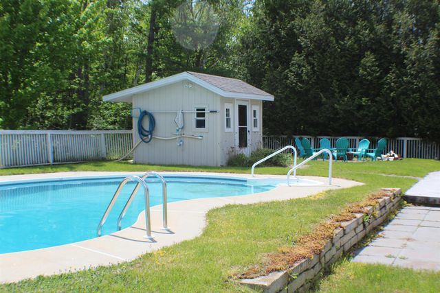 6 Pinecrest Avenue, Berlin, NH 03570