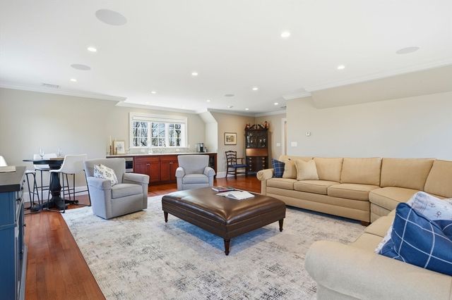 21 Chadbourne Road, Lexington, MA 02421