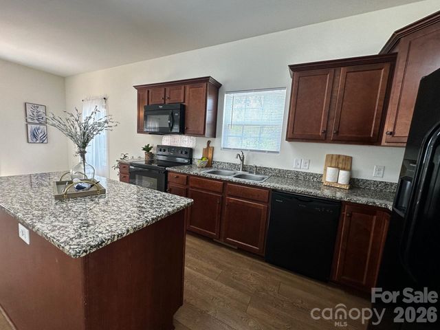 131 High Bluff Circle, Mooresville, NC 28115