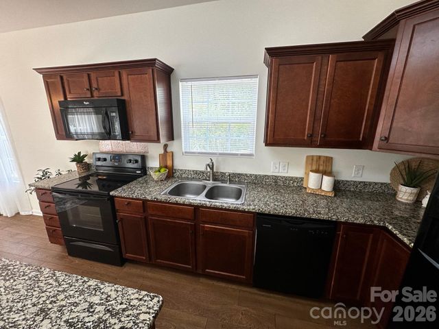 131 High Bluff Circle, Mooresville, NC 28115