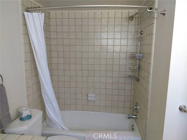 5198 Whitehall Avenue, Cambria, CA 93428