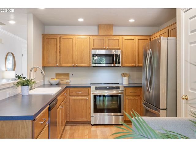 21565 Sw ROELLICH Ave, Sherwood, OR 97140